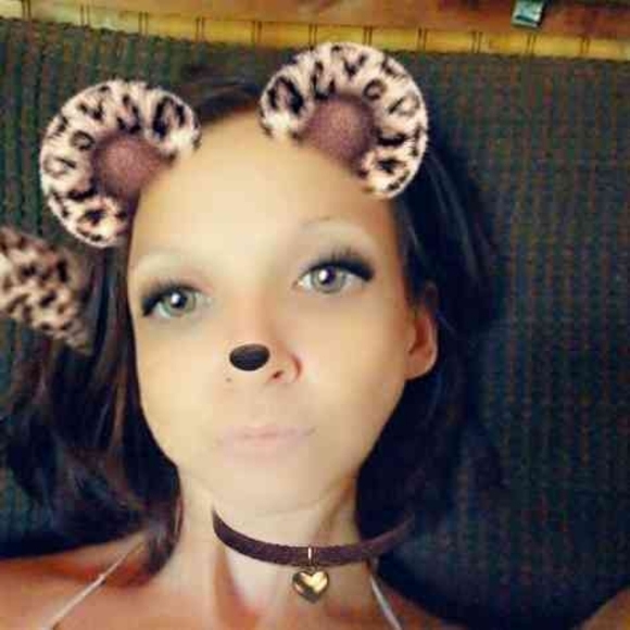 Meet your Posher, Tiffany - Picture 1 of 1